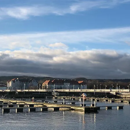Lägenhet Elite Admiralski Przy Plazy Sopot